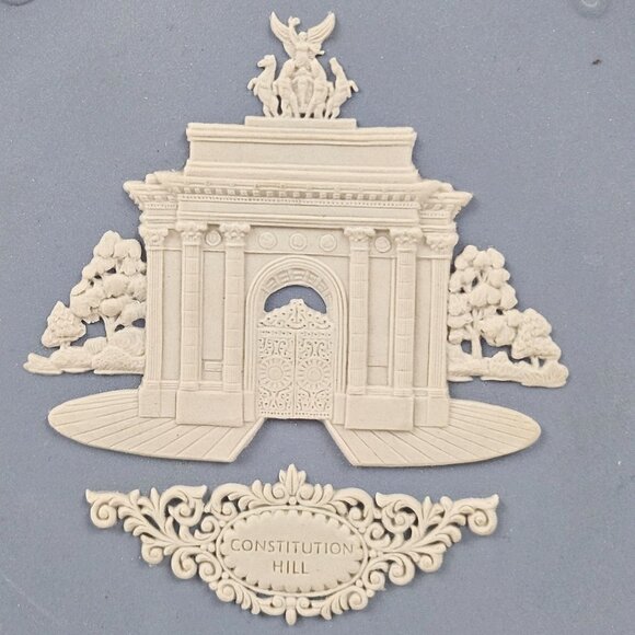 Vintage Wedgwood Collector Plate Constitution Hill 84 Christmas Blue Jasperware - Picture 2 of 9